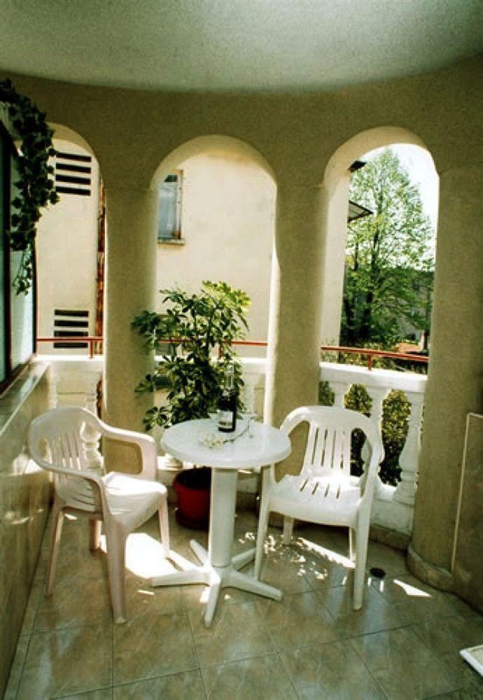 Antik Hotel Варна Екстериор снимка