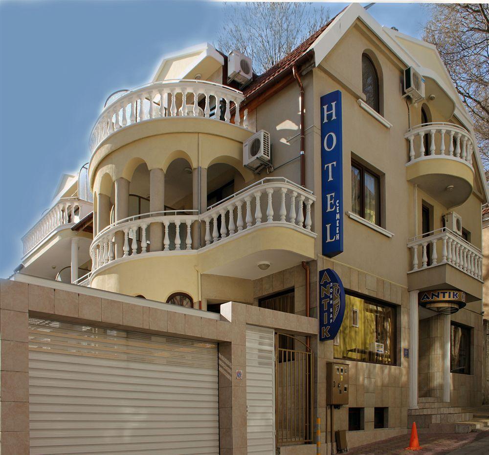 Antik Hotel Варна Екстериор снимка