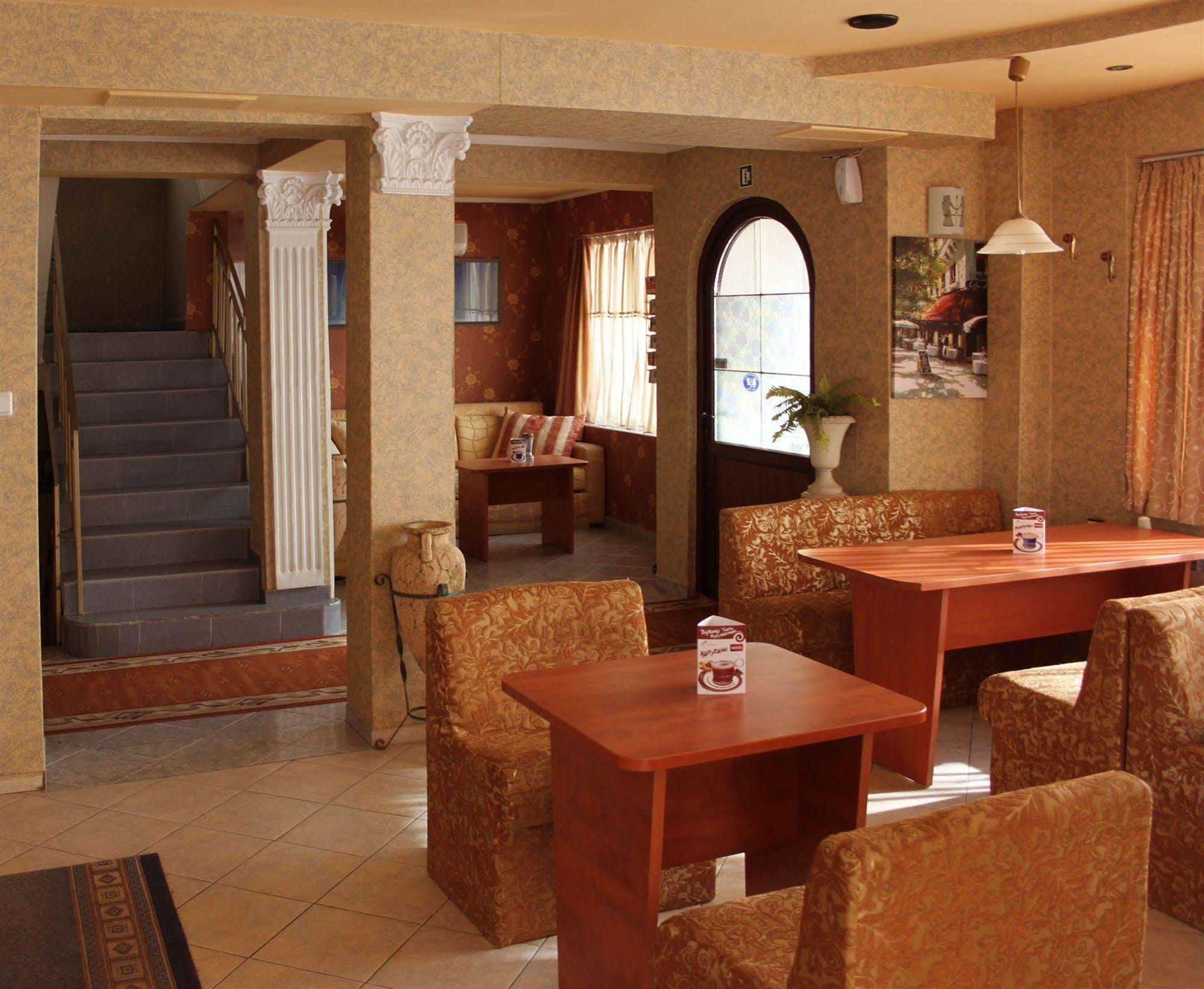 Antik Hotel Варна Екстериор снимка