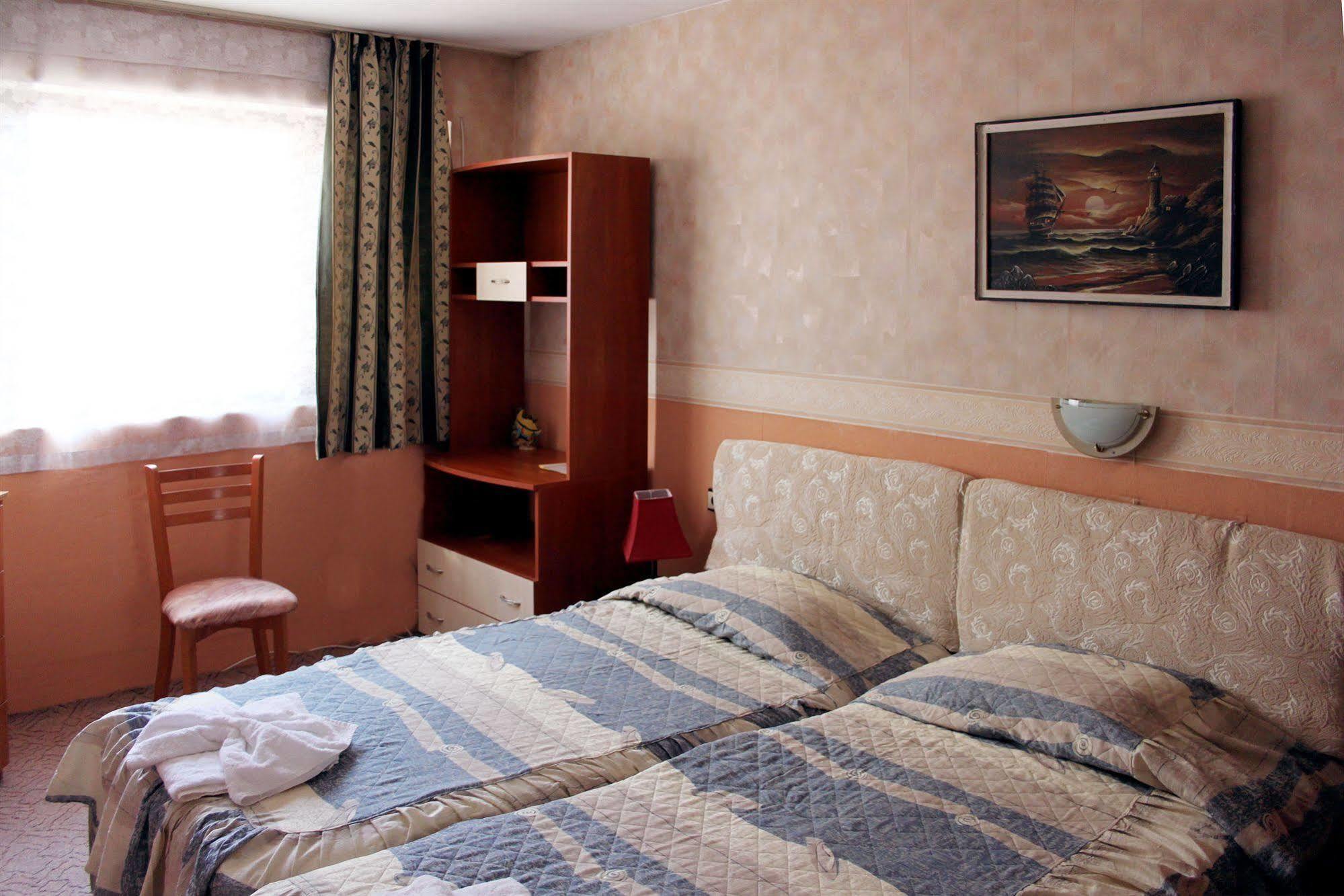 Antik Hotel Варна Екстериор снимка