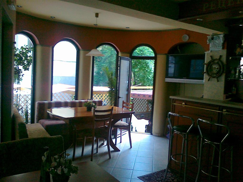 Antik Hotel Варна Екстериор снимка